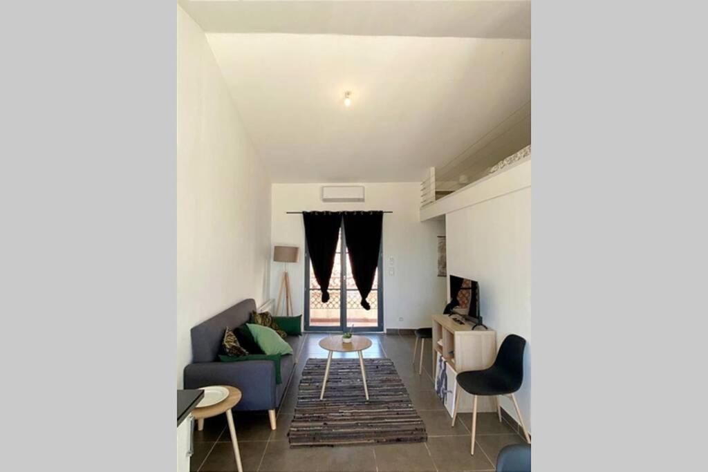 Martigues Apartment Bagian luar foto
